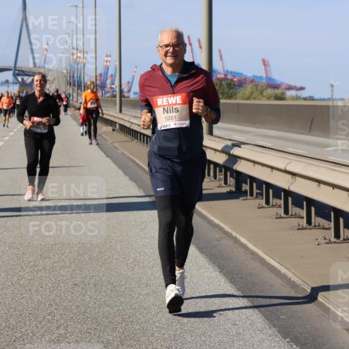 03.10.2025 - Köhlbrandbrückenlauf Strokosch-Dieckow http://msf.ph/oto/9165236 03.10.2025 13:13:41 Position 3 5281 meine-sportfotos.de