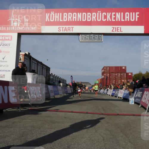 03.10.2025 - Köhlbrandbrückenlauf Matties Gatica Varas http://msf.ph/oto/9165237 03.10.2025 09:57:39 Ziel 1083, 1541, 2759, 2801, 2802, 2819, 3043, 3335 meine-sportfotos.de