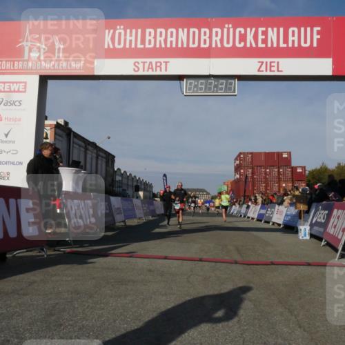 03.10.2025 - Köhlbrandbrückenlauf Matties Gatica Varas http://msf.ph/oto/9165239 03.10.2025 09:57:39 Ziel 1083, 1541, 2759, 2801, 2802, 2819, 3043, 3335 meine-sportfotos.de