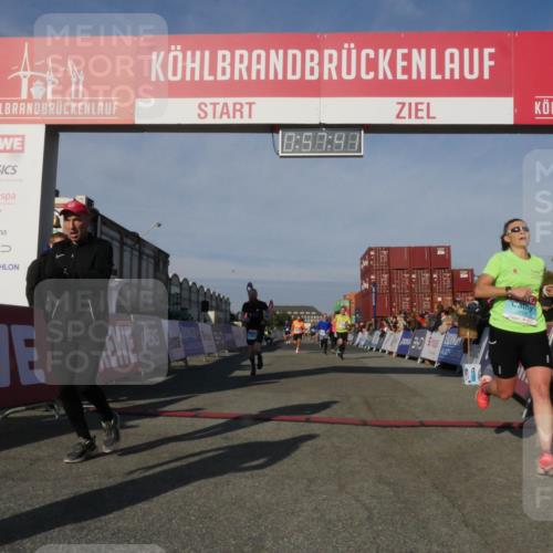 03.10.2025 - Köhlbrandbrückenlauf Matties Gatica Varas http://msf.ph/oto/9165253 03.10.2025 09:57:43 Ziel 1083, 1265, 2801, 2802, 2811, 3043, 3335 meine-sportfotos.de