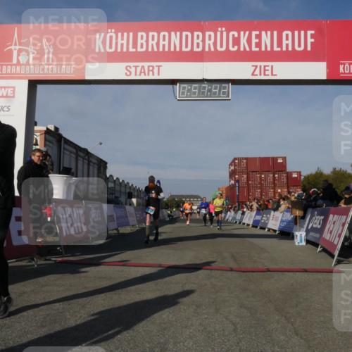 03.10.2025 - Köhlbrandbrückenlauf Matties Gatica Varas http://msf.ph/oto/9165255 03.10.2025 09:57:43 Ziel 1083, 1265, 2801, 2802, 2811, 3043, 3335 meine-sportfotos.de