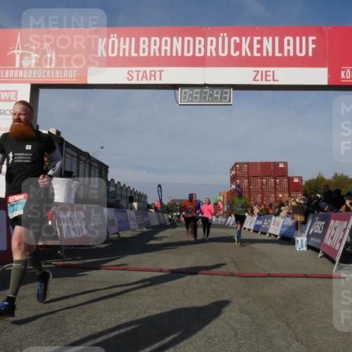 03.10.2025 - Köhlbrandbrückenlauf Matties Gatica Varas http://msf.ph/oto/9165263 03.10.2025 09:57:45 Ziel 1083, 1135, 1265, 2801, 2802, 2811, 3043, 3211 meine-sportfotos.de