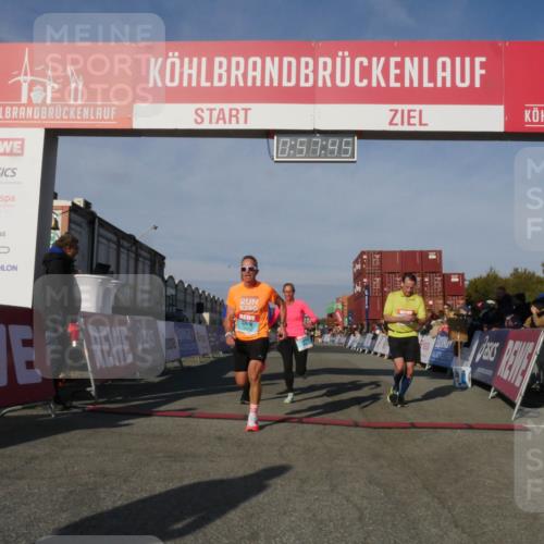 03.10.2025 - Köhlbrandbrückenlauf Matties Gatica Varas http://msf.ph/oto/9165268 03.10.2025 09:57:47 Ziel 1083, 1135, 1265, 2801, 2802, 2811, 3043, 3211 meine-sportfotos.de