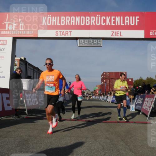 03.10.2025 - Köhlbrandbrückenlauf Matties Gatica Varas http://msf.ph/oto/9165269 03.10.2025 09:57:47 Ziel 1083, 1135, 1265, 2801, 2802, 2811, 3043, 3211 meine-sportfotos.de
