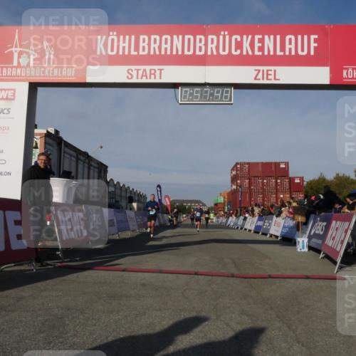 03.10.2025 - Köhlbrandbrückenlauf Matties Gatica Varas http://msf.ph/oto/9165281 03.10.2025 09:57:50 Ziel 1135, 1265, 2811, 3135, 3136, 3211 meine-sportfotos.de