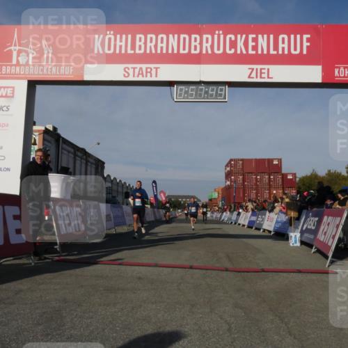 03.10.2025 - Köhlbrandbrückenlauf Matties Gatica Varas http://msf.ph/oto/9165284 03.10.2025 09:57:51 Ziel 1079, 1135, 1265, 2811, 3135, 3136, 3211 meine-sportfotos.de