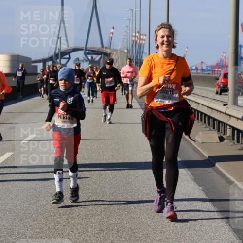 03.10.2025 - Köhlbrandbrückenlauf Strokosch-Dieckow http://msf.ph/oto/9165285 03.10.2025 13:13:58 Position 3 6357, 5808 meine-sportfotos.de