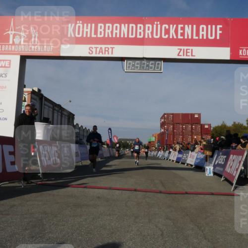 03.10.2025 - Köhlbrandbrückenlauf Matties Gatica Varas http://msf.ph/oto/9165286 03.10.2025 09:57:51 Ziel 1079, 1135, 1265, 2811, 3135, 3136, 3211 meine-sportfotos.de