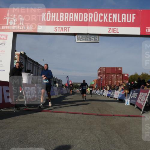 03.10.2025 - Köhlbrandbrückenlauf Matties Gatica Varas http://msf.ph/oto/9165290 03.10.2025 09:57:52 Ziel 1079, 1135, 1265, 2811, 3079, 3135, 3136, 3211 meine-sportfotos.de