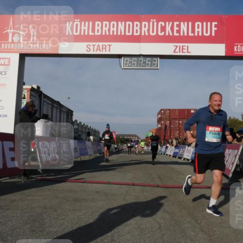 03.10.2025 - Köhlbrandbrückenlauf Matties Gatica Varas http://msf.ph/oto/9165300 03.10.2025 09:57:55 Ziel 1079, 1135, 3079, 3135, 3136, 3211 meine-sportfotos.de