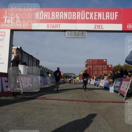 03.10.2025 - Köhlbrandbrückenlauf Matties Gatica Varas http://msf.ph/oto/9165302 03.10.2025 09:57:55 Ziel 1079, 1135, 3079, 3135, 3136, 3211 meine-sportfotos.de