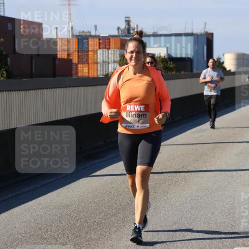 03.10.2025 - Köhlbrandbrückenlauf Strokosch-Dieckow http://msf.ph/oto/9165303 03.10.2025 13:14:04 Position 3 6304 meine-sportfotos.de