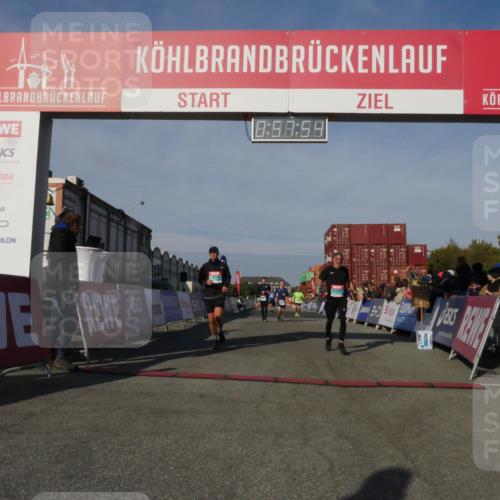 03.10.2025 - Köhlbrandbrückenlauf Matties Gatica Varas http://msf.ph/oto/9165304 03.10.2025 09:57:56 Ziel 1079, 1135, 3079, 3135, 3136, 3211 meine-sportfotos.de