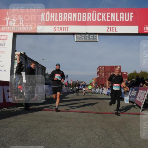 03.10.2025 - Köhlbrandbrückenlauf Matties Gatica Varas http://msf.ph/oto/9165308 03.10.2025 09:57:57 Ziel 1079, 3079, 3135, 3136, 3211 meine-sportfotos.de