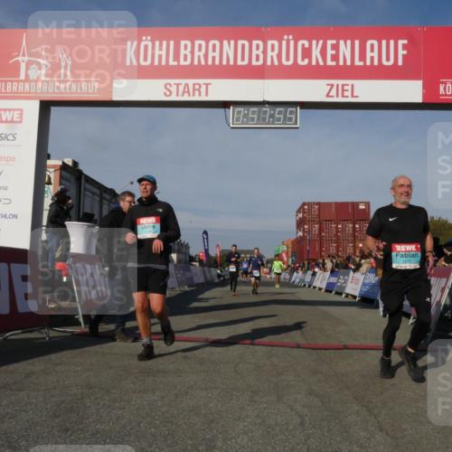03.10.2025 - Köhlbrandbrückenlauf Matties Gatica Varas http://msf.ph/oto/9165309 03.10.2025 09:57:57 Ziel 1079, 3079, 3135, 3136, 3211 meine-sportfotos.de