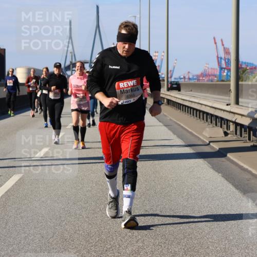 03.10.2025 - Köhlbrandbrückenlauf Strokosch-Dieckow http://msf.ph/oto/9165310 03.10.2025 13:14:08 Position 3 6358 meine-sportfotos.de