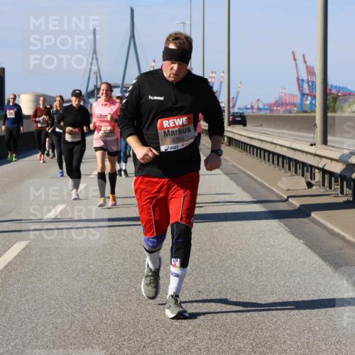 03.10.2025 - Köhlbrandbrückenlauf Strokosch-Dieckow http://msf.ph/oto/9165312 03.10.2025 13:14:08 Position 3 6358 meine-sportfotos.de