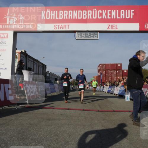 03.10.2025 - Köhlbrandbrückenlauf Matties Gatica Varas http://msf.ph/oto/9165315 03.10.2025 09:58:00 Ziel 1027, 1079, 1251, 2815, 3079, 3135, 3136 meine-sportfotos.de