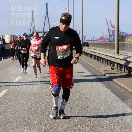 03.10.2025 - Köhlbrandbrückenlauf Strokosch-Dieckow http://msf.ph/oto/9165316 03.10.2025 13:14:08 Position 3 6358 meine-sportfotos.de