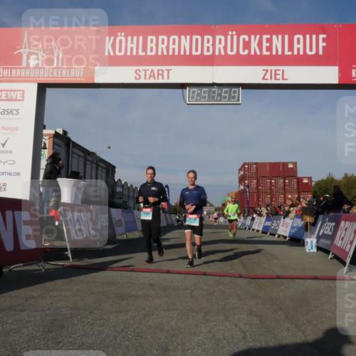 03.10.2025 - Köhlbrandbrückenlauf Matties Gatica Varas http://msf.ph/oto/9165317 03.10.2025 09:58:00 Ziel 1027, 1079, 1251, 2815, 3079, 3135, 3136 meine-sportfotos.de