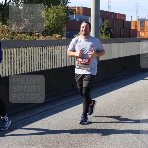 03.10.2025 - Köhlbrandbrückenlauf Strokosch-Dieckow http://msf.ph/oto/9165318 03.10.2025 13:14:12 Position 3 4974, 5313 meine-sportfotos.de