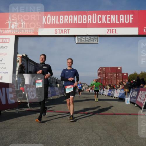 03.10.2025 - Köhlbrandbrückenlauf Matties Gatica Varas http://msf.ph/oto/9165321 03.10.2025 09:58:01 Ziel 1027, 1079, 1251, 2815, 3079, 3136 meine-sportfotos.de