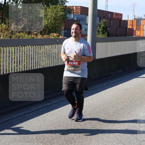 03.10.2025 - Köhlbrandbrückenlauf Strokosch-Dieckow http://msf.ph/oto/9165323 03.10.2025 13:14:12 Position 3 4974, 5313 meine-sportfotos.de