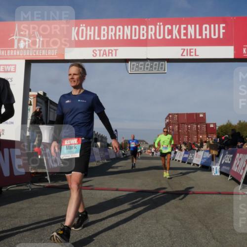 03.10.2025 - Köhlbrandbrückenlauf Matties Gatica Varas http://msf.ph/oto/9165324 03.10.2025 09:58:02 Ziel 1027, 1079, 1251, 2815, 3079 meine-sportfotos.de