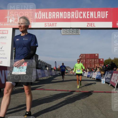 03.10.2025 - Köhlbrandbrückenlauf Matties Gatica Varas http://msf.ph/oto/9165326 03.10.2025 09:58:03 Ziel 1027, 1079, 1210, 1251, 2815, 3079 meine-sportfotos.de