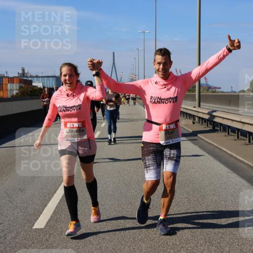 03.10.2025 - Köhlbrandbrückenlauf Strokosch-Dieckow http://msf.ph/oto/9165327 03.10.2025 13:14:14 Position 3 5221, 5207 meine-sportfotos.de