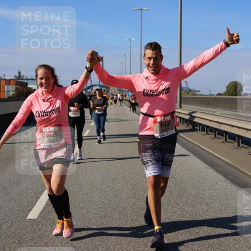 03.10.2025 - Köhlbrandbrückenlauf Strokosch-Dieckow http://msf.ph/oto/9165335 03.10.2025 13:14:14 Position 3 5221, 5207 meine-sportfotos.de