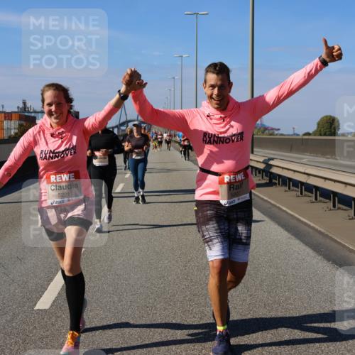03.10.2025 - Köhlbrandbrückenlauf Strokosch-Dieckow http://msf.ph/oto/9165337 03.10.2025 13:14:14 Position 3 5221, 5207 meine-sportfotos.de
