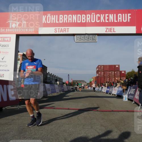 03.10.2025 - Köhlbrandbrückenlauf Matties Gatica Varas http://msf.ph/oto/9165338 03.10.2025 09:58:06 Ziel 1027, 1114, 1210, 1251, 2815 meine-sportfotos.de