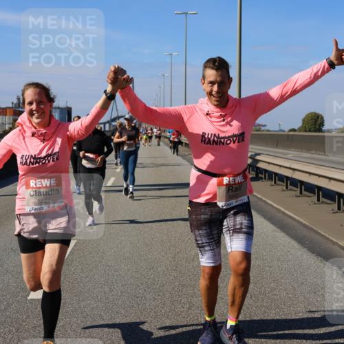 03.10.2025 - Köhlbrandbrückenlauf Strokosch-Dieckow http://msf.ph/oto/9165341 03.10.2025 13:14:14 Position 3 5221, 5207 meine-sportfotos.de