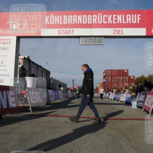 03.10.2025 - Köhlbrandbrückenlauf Matties Gatica Varas http://msf.ph/oto/9165343 03.10.2025 09:58:07 Ziel 1027, 1114, 1167, 1210, 1251, 2815 meine-sportfotos.de
