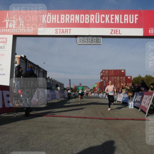 03.10.2025 - Köhlbrandbrückenlauf Matties Gatica Varas http://msf.ph/oto/9165348 03.10.2025 09:58:09 Ziel 1027, 1114, 1167, 1210, 1251, 2815 meine-sportfotos.de