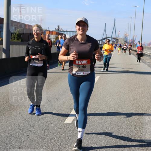 03.10.2025 - Köhlbrandbrückenlauf Strokosch-Dieckow http://msf.ph/oto/9165357 03.10.2025 13:14:18 Position 3 5548, 5367 meine-sportfotos.de