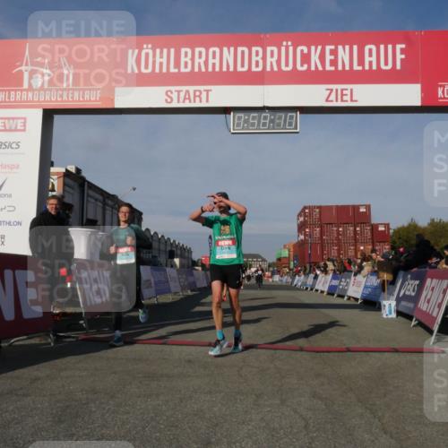 03.10.2025 - Köhlbrandbrückenlauf Matties Gatica Varas http://msf.ph/oto/9165358 03.10.2025 09:58:12 Ziel 1027, 1114, 1167, 1210, 2815, 3243, 3246 meine-sportfotos.de
