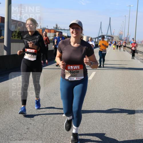 03.10.2025 - Köhlbrandbrückenlauf Strokosch-Dieckow http://msf.ph/oto/9165361 03.10.2025 13:14:18 Position 3 5367 meine-sportfotos.de