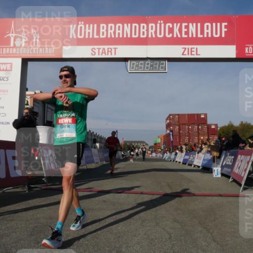 03.10.2025 - Köhlbrandbrückenlauf Matties Gatica Varas http://msf.ph/oto/9165364 03.10.2025 09:58:13 Ziel 1114, 1167, 1210, 3243, 3246 meine-sportfotos.de