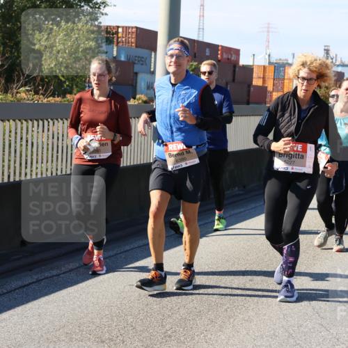 03.10.2025 - Köhlbrandbrückenlauf Strokosch-Dieckow http://msf.ph/oto/9165367 03.10.2025 13:14:22 Position 3 6381, 6380, 5227, 56 meine-sportfotos.de