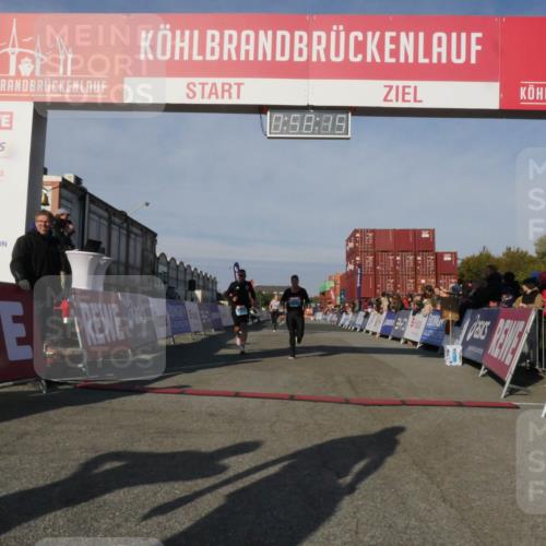 03.10.2025 - Köhlbrandbrückenlauf Matties Gatica Varas http://msf.ph/oto/9165377 03.10.2025 09:58:17 Ziel 1112, 1114, 1143, 1167, 3243, 3246, 3338 meine-sportfotos.de