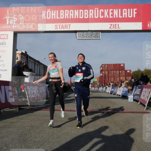 03.10.2025 - Köhlbrandbrückenlauf Matties Gatica Varas http://msf.ph/oto/9165399 03.10.2025 09:58:23 Ziel 1052, 1112, 1143, 3338, 3592 meine-sportfotos.de