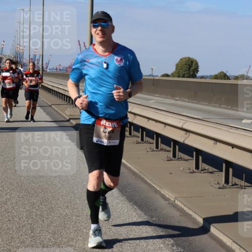 03.10.2025 - Köhlbrandbrückenlauf Strokosch-Dieckow http://msf.ph/oto/9165400 03.10.2025 13:14:30 Position 3 4949 meine-sportfotos.de