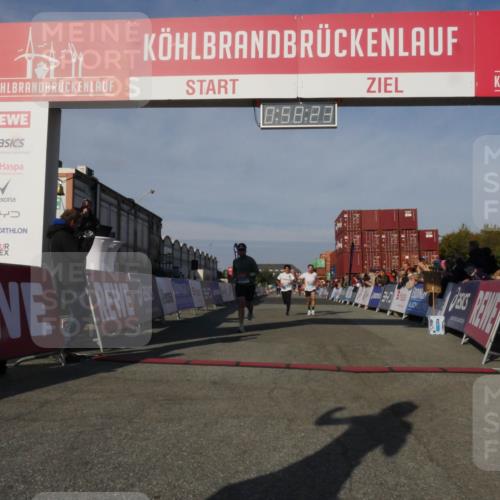03.10.2025 - Köhlbrandbrückenlauf Matties Gatica Varas http://msf.ph/oto/9165407 03.10.2025 09:58:25 Ziel 1052, 1112, 1143, 3338, 3592 meine-sportfotos.de