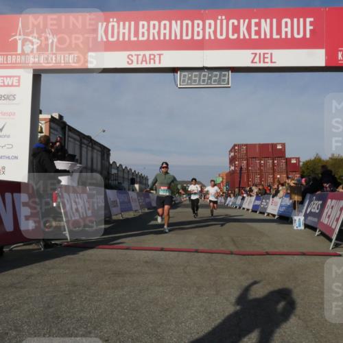 03.10.2025 - Köhlbrandbrückenlauf Matties Gatica Varas http://msf.ph/oto/9165409 03.10.2025 09:58:25 Ziel 1052, 1112, 1143, 3338, 3592 meine-sportfotos.de
