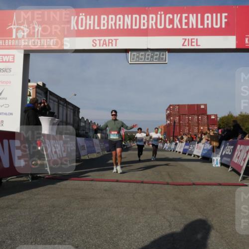 03.10.2025 - Köhlbrandbrückenlauf Matties Gatica Varas http://msf.ph/oto/9165411 03.10.2025 09:58:26 Ziel 1052, 1112, 1143, 2962, 3338, 3592 meine-sportfotos.de