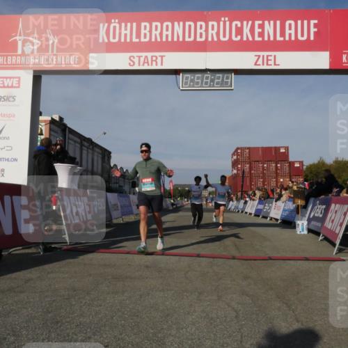 03.10.2025 - Köhlbrandbrückenlauf Matties Gatica Varas http://msf.ph/oto/9165413 03.10.2025 09:58:26 Ziel 1052, 1112, 1143, 2962, 3338, 3592 meine-sportfotos.de