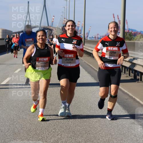 03.10.2025 - Köhlbrandbrückenlauf Strokosch-Dieckow http://msf.ph/oto/9165424 03.10.2025 13:14:35 Position 3 5576, 5036, 4970 meine-sportfotos.de