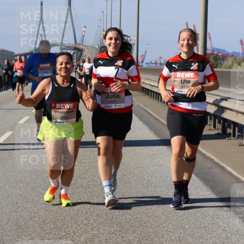 03.10.2025 - Köhlbrandbrückenlauf Strokosch-Dieckow http://msf.ph/oto/9165428 03.10.2025 13:14:35 Position 3 5550, 5576, 5036, 4970 meine-sportfotos.de